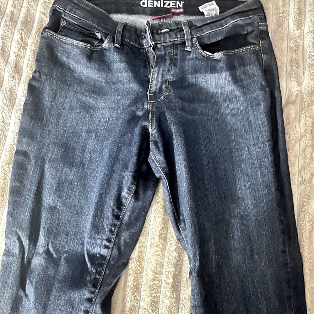 Women’s size 10 Denizen jeans